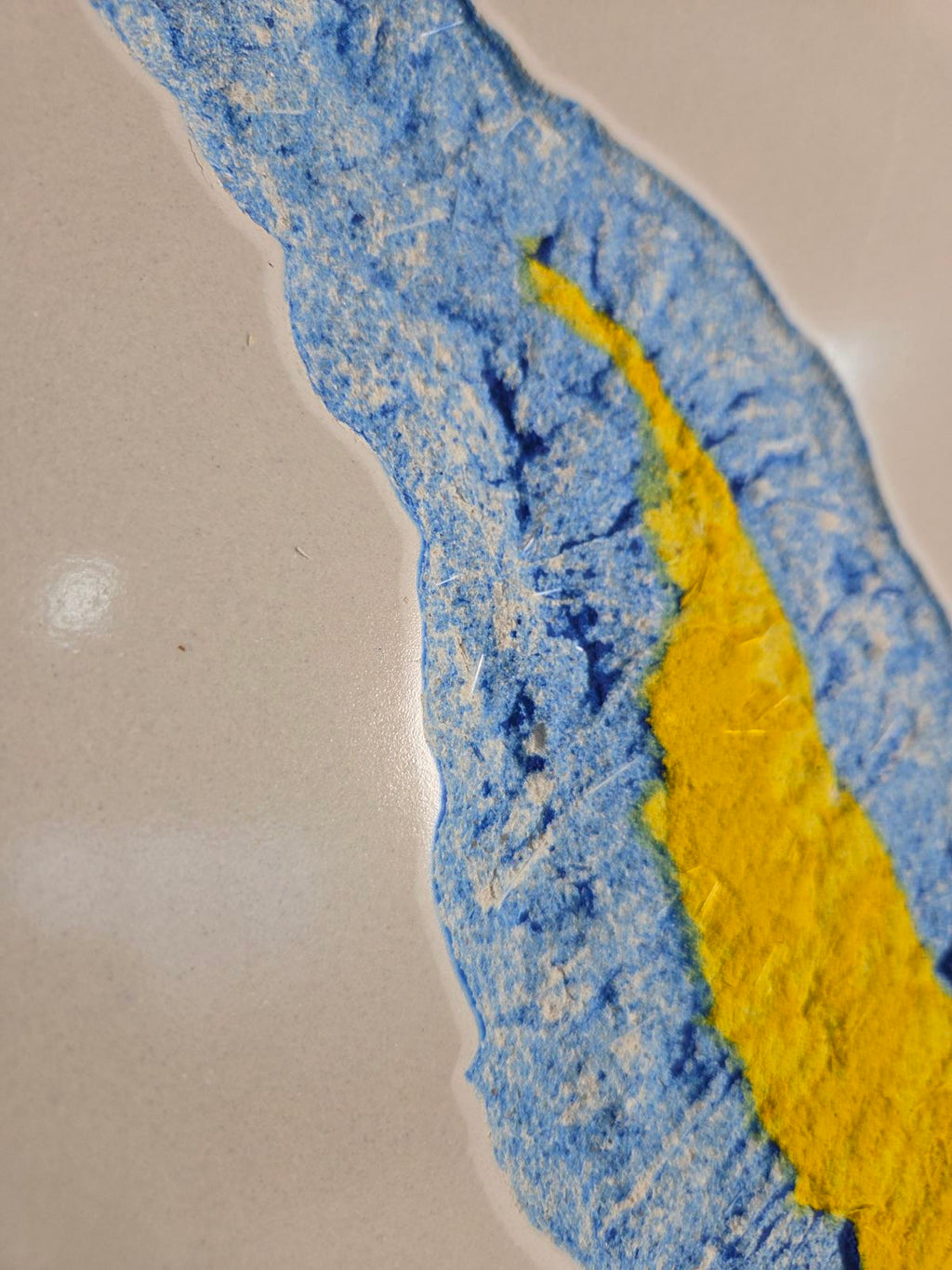 Banana Abstract Concrete Art - Pop-Art Inspired Sculptural Panel (400 × 400 mm)