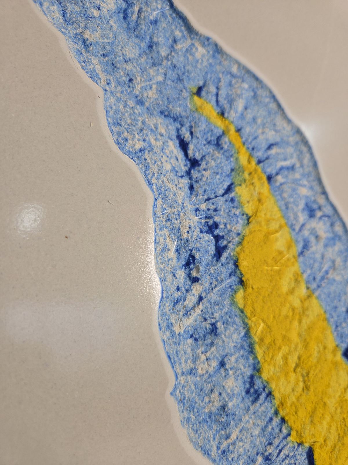 Banana Abstract Concrete Art - Pop-Art Inspired Sculptural Panel (400 × 400 mm)