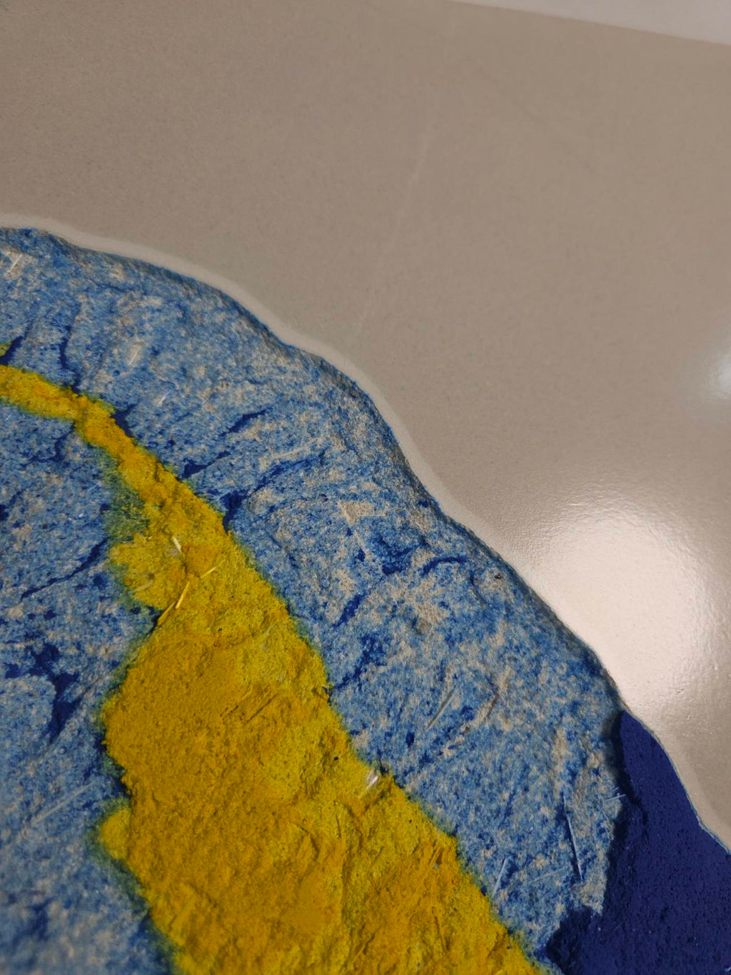 Banana Abstract Concrete Art - Pop-Art Inspired Sculptural Panel (400 × 400 mm)