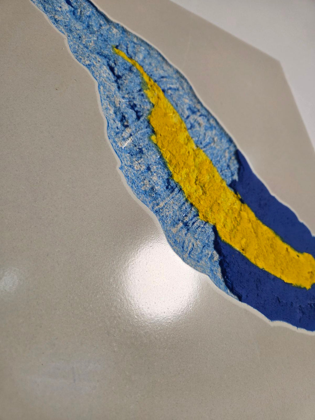Banana Abstract Concrete Art - Pop-Art Inspired Sculptural Panel (400 × 400 mm)