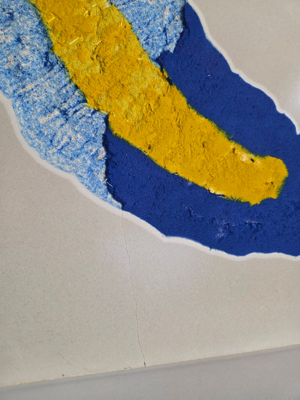 Banana Abstract Concrete Art - Pop-Art Inspired Sculptural Panel (400 × 400 mm)