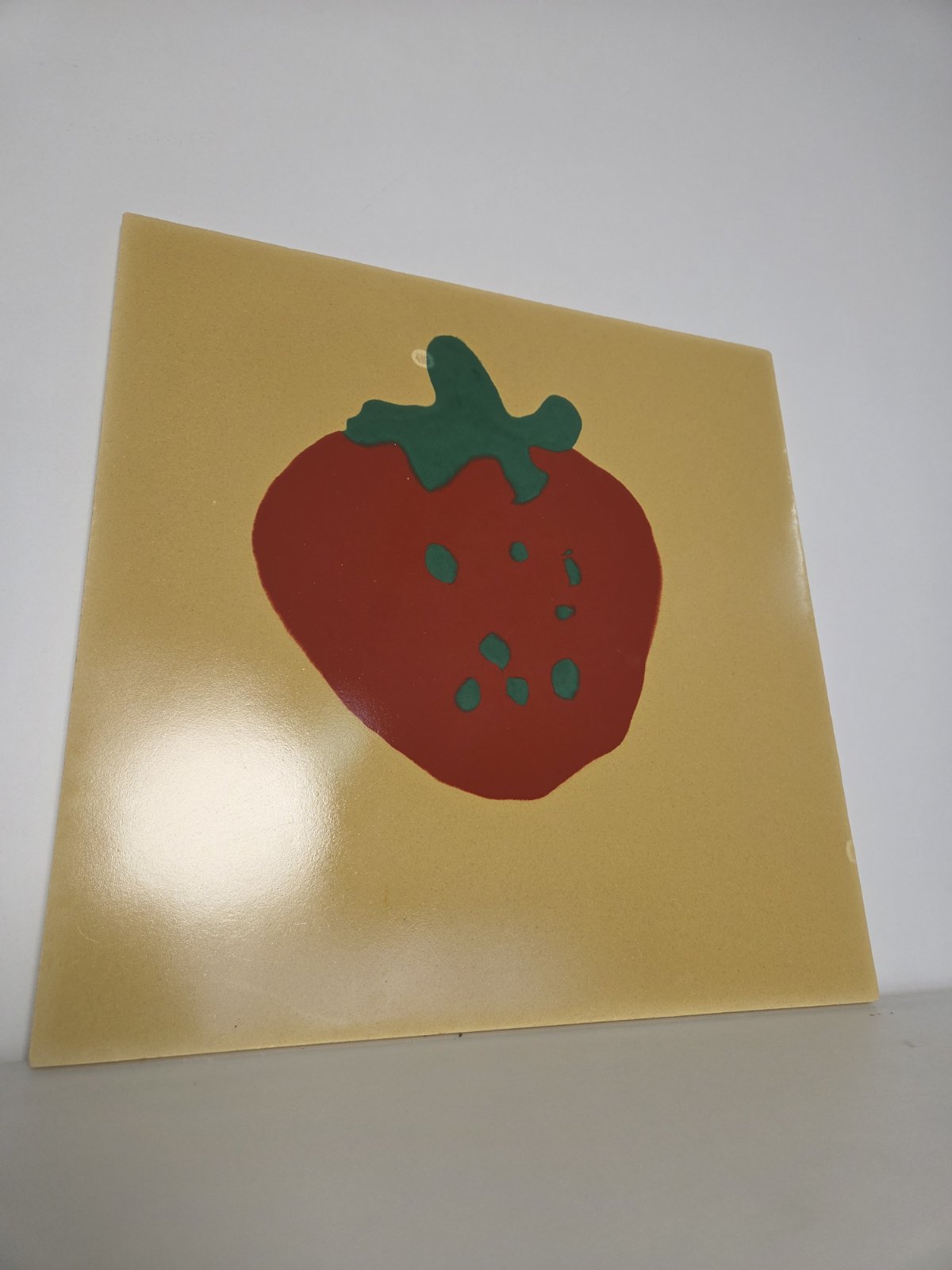 Strawberry Abstract Concrete Art - Sculptural Pop Design (400 × 400 mm)