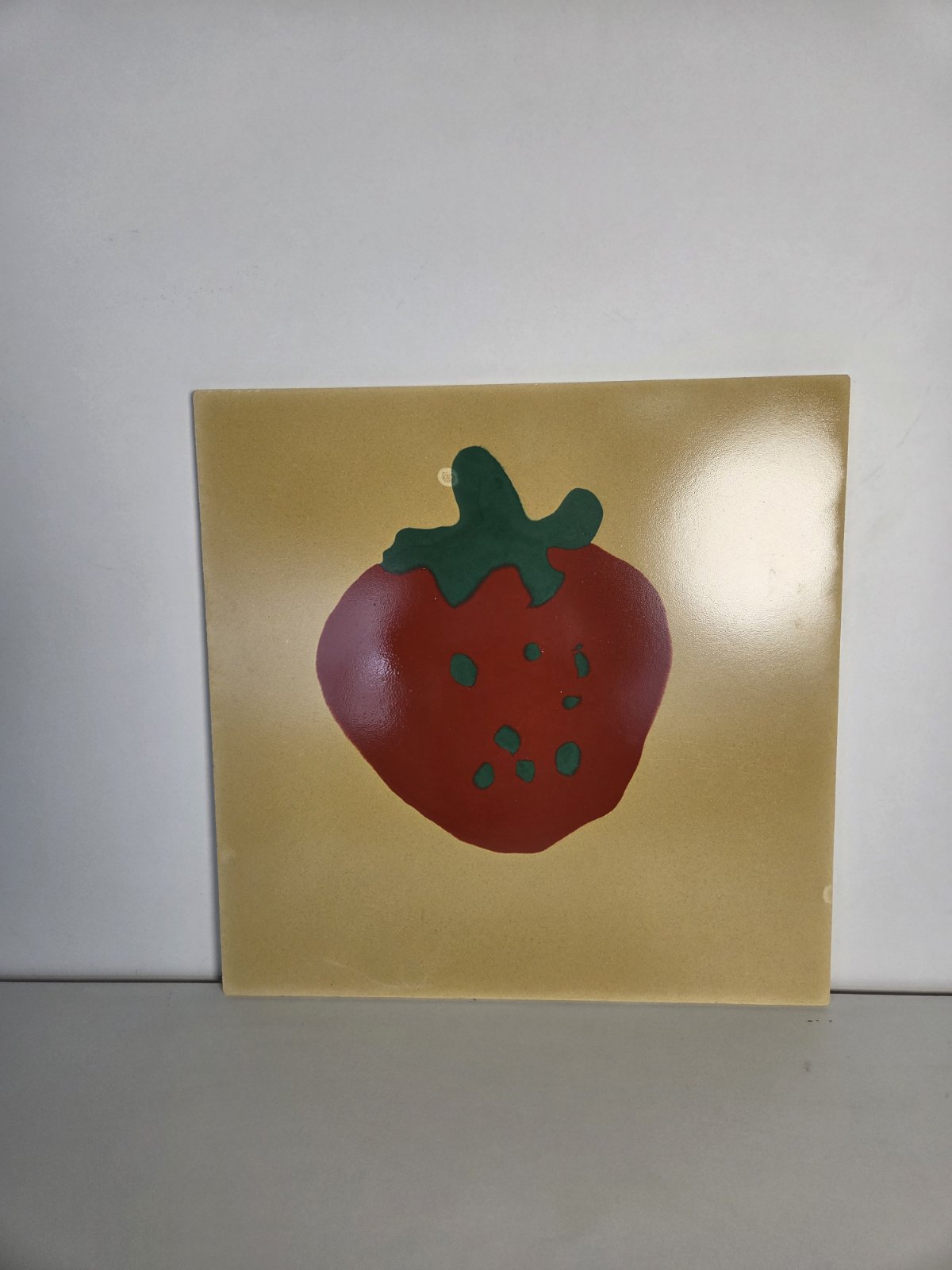 Strawberry Abstract Concrete Art - Sculptural Pop Design (400 × 400 mm)