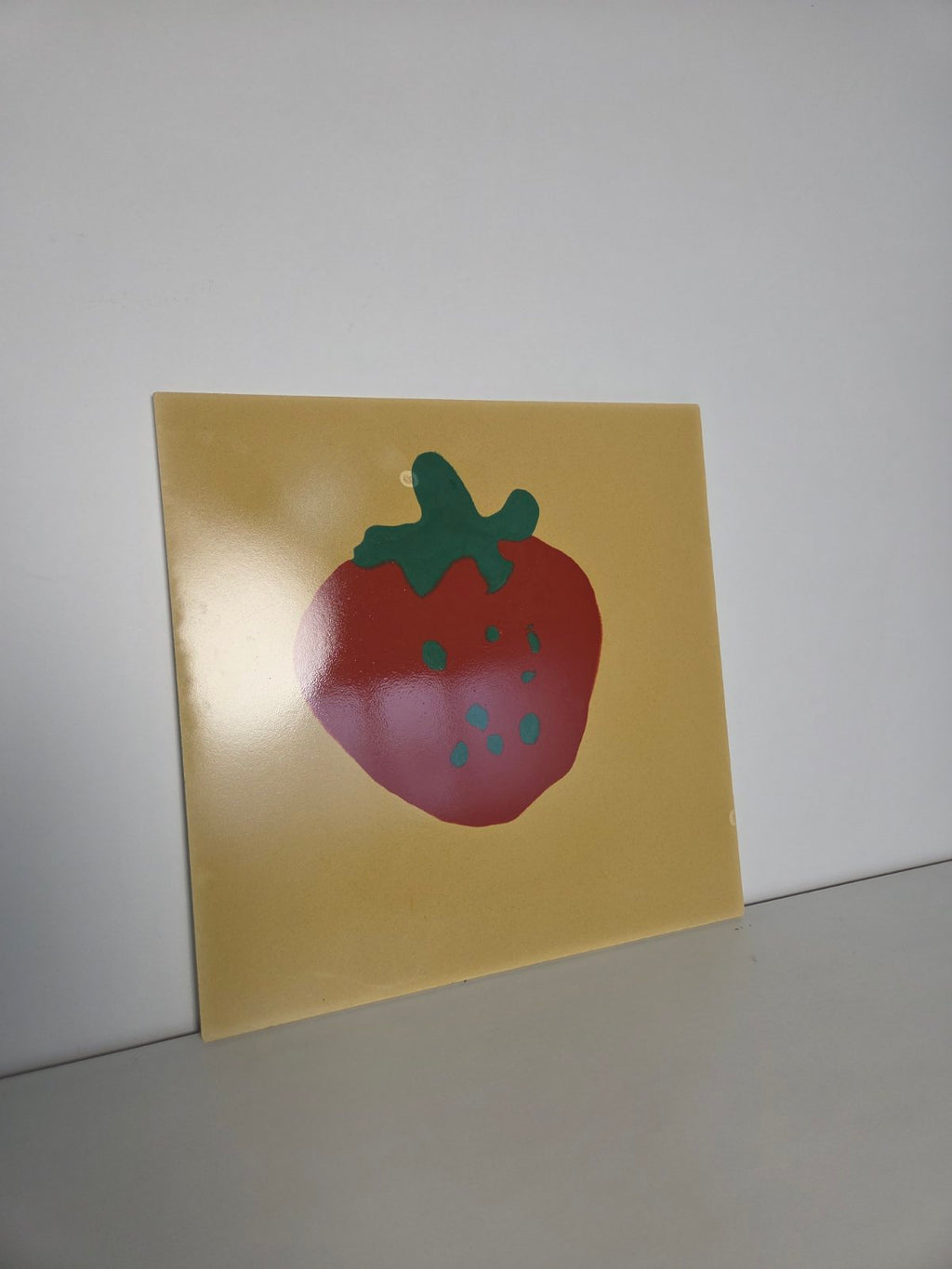 Strawberry Abstract Concrete Art - Sculptural Pop Design (400 × 400 mm)