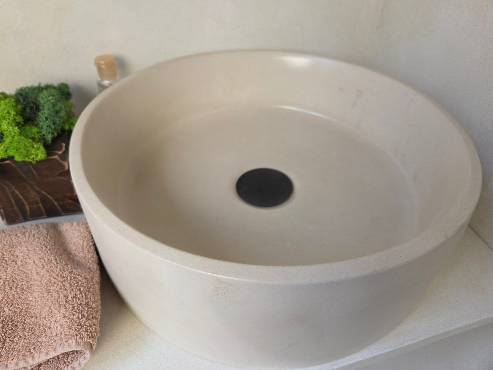 LAI Round Handmade Concrete Basin - Essential collection (37cm) | In Stock