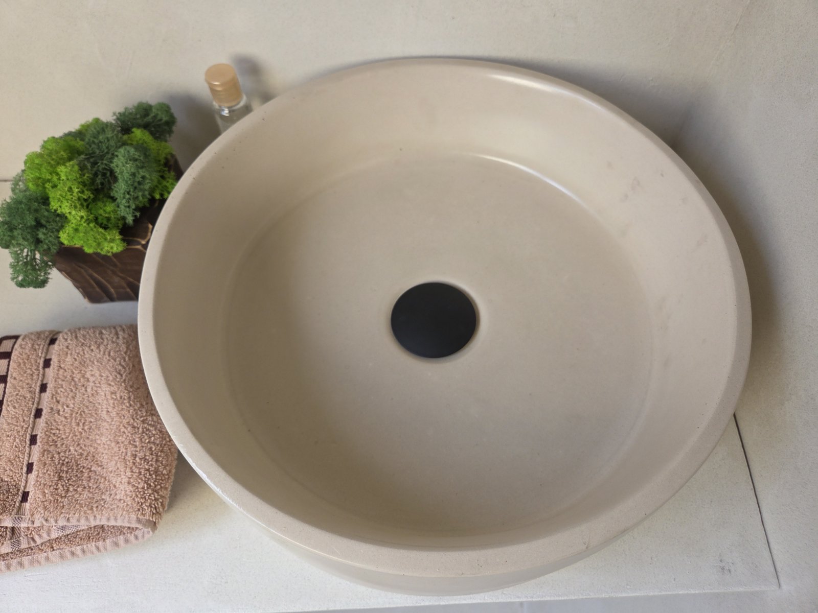 LAI Round Handmade Concrete Basin - Essential collection (37cm) | In Stock