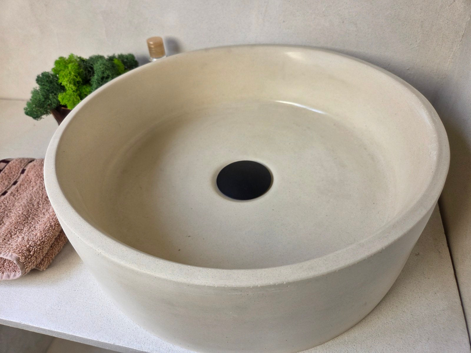 LAI Round Handmade Concrete Basin - Essential collection (37cm) | In Stock - Ivory
