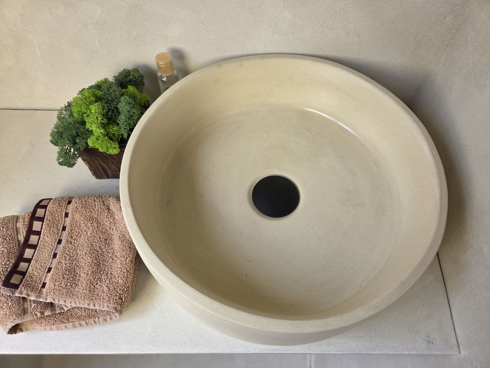 LAI Round Handmade Concrete Basin - Essential collection (37cm) | In Stock - Ivory
