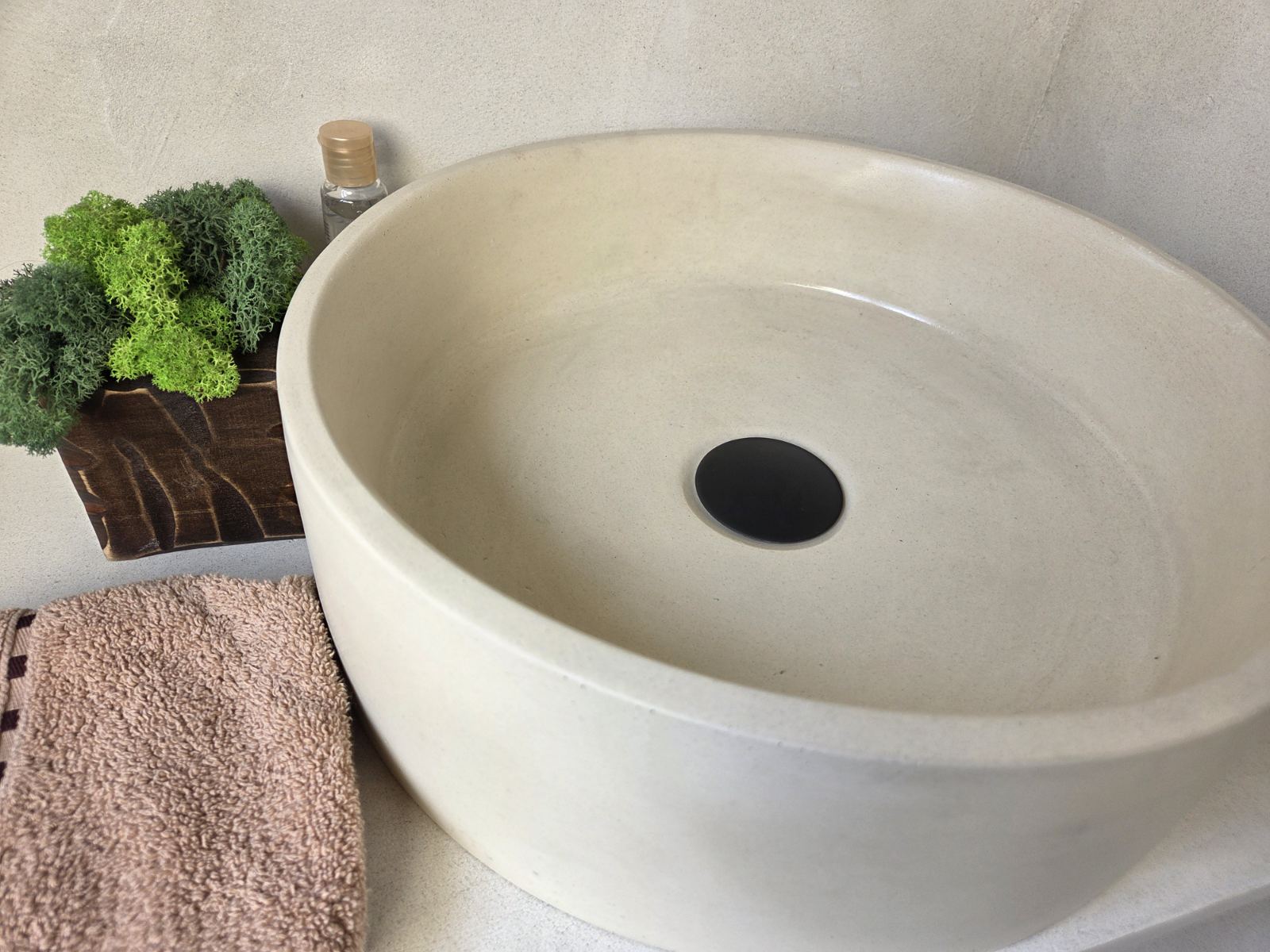 LAI Round Handmade Concrete Basin - Essential collection (37cm) | In Stock - Ivory
