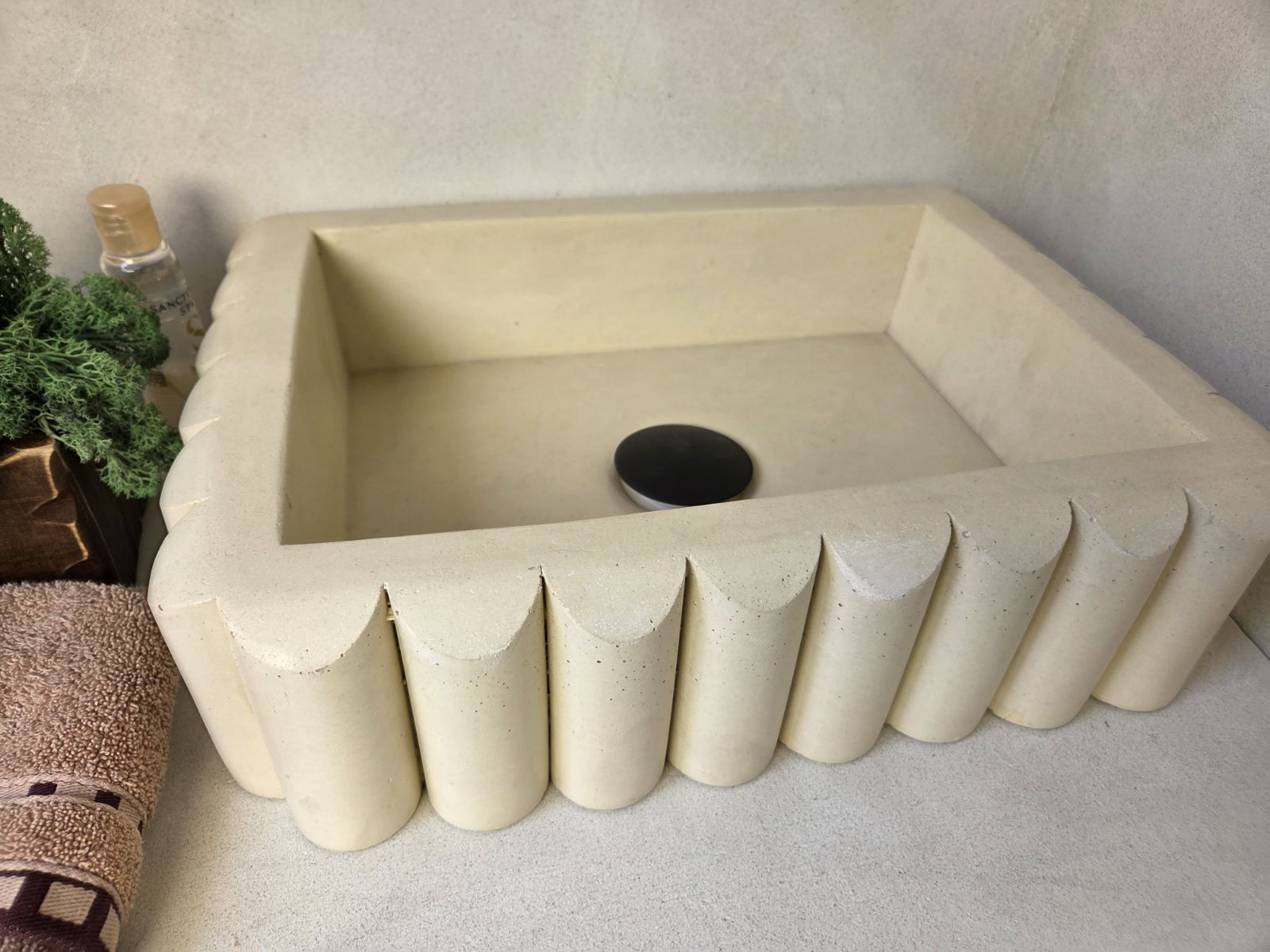 RIVA Concrete Basin with Scalloped Edge - Atelier Collection (39x27.5cm) | In Stock - Ivory