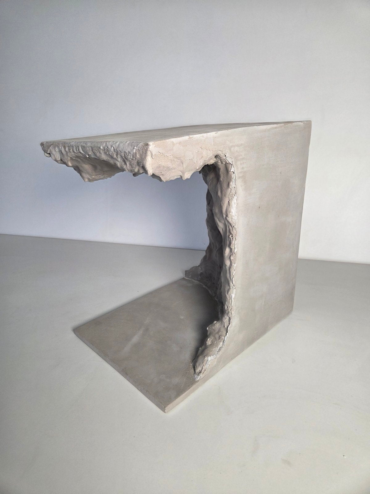 Thea Parallel Side Table - Handcrafted Concrete Sculptural Table