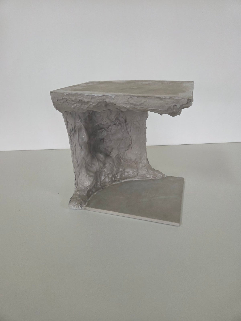 Thea Parallel Side Table - Handcrafted Concrete Sculptural Table