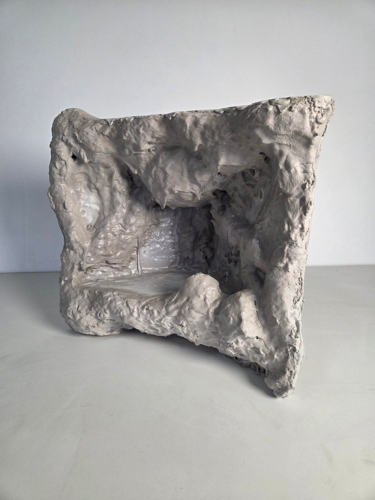 Thea Corner Side Table - Handcrafted Concrete with Sculptural, Cave-Inspired Design