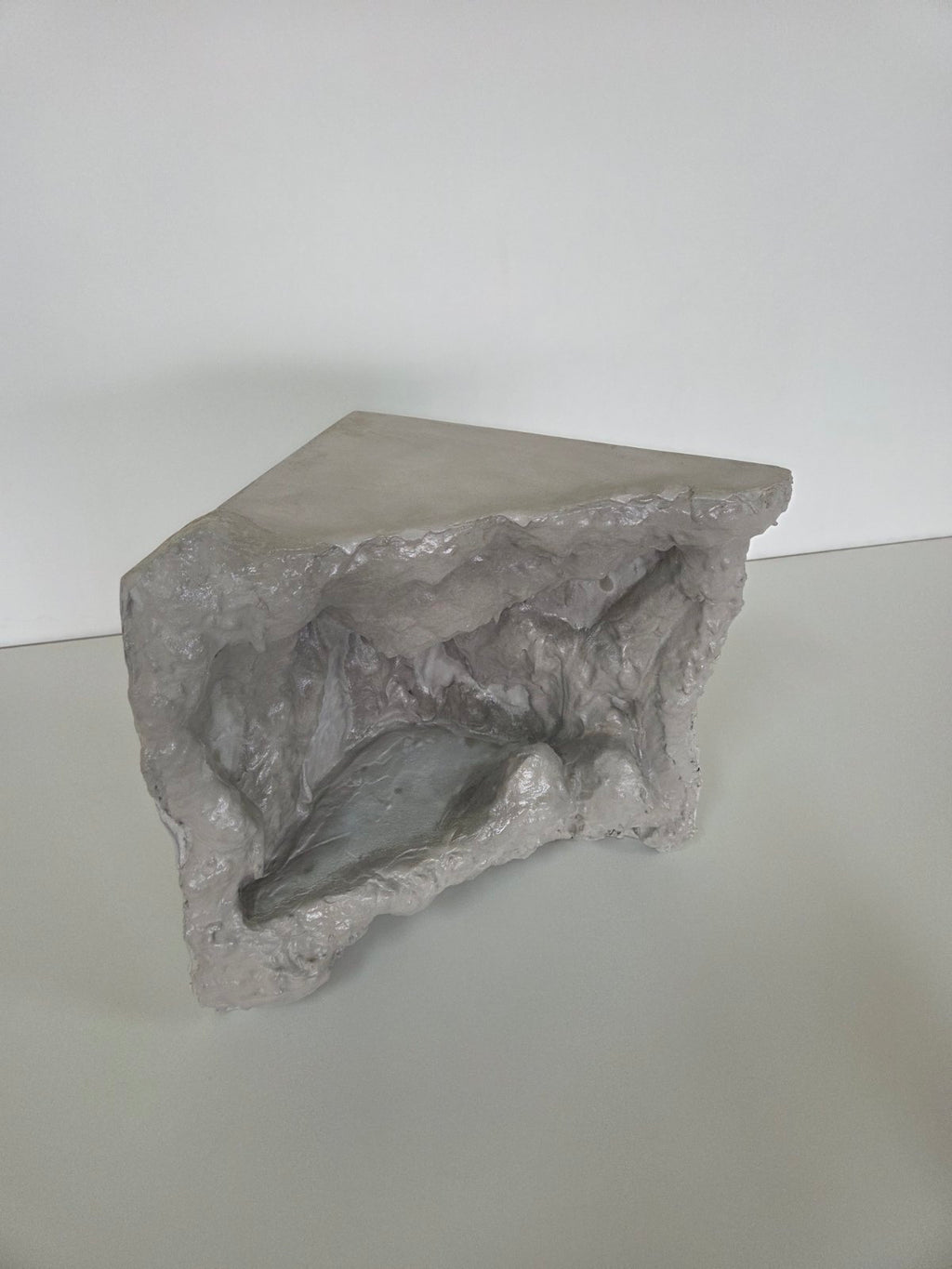 Thea Corner Side Table - Handcrafted Concrete with Sculptural, Cave-Inspired Design