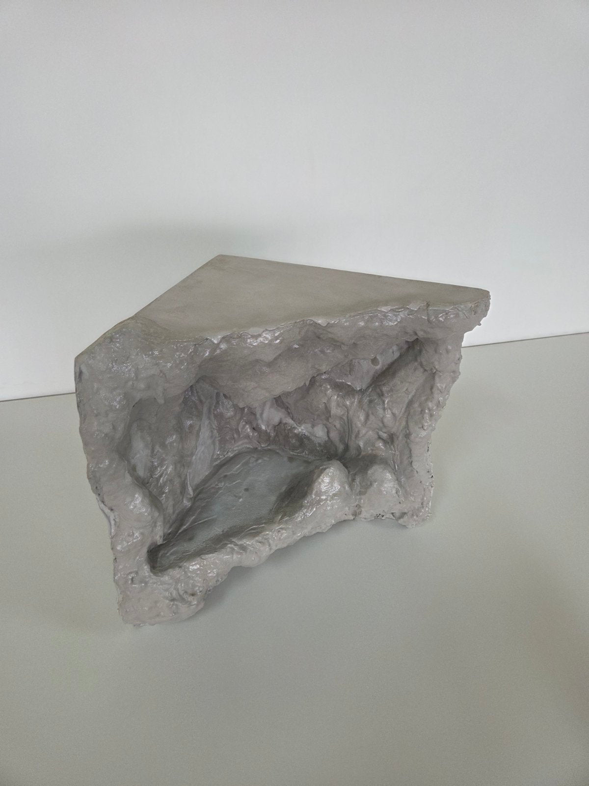 Thea Corner Side Table - Handcrafted Concrete with Sculptural, Cave-Inspired Design
