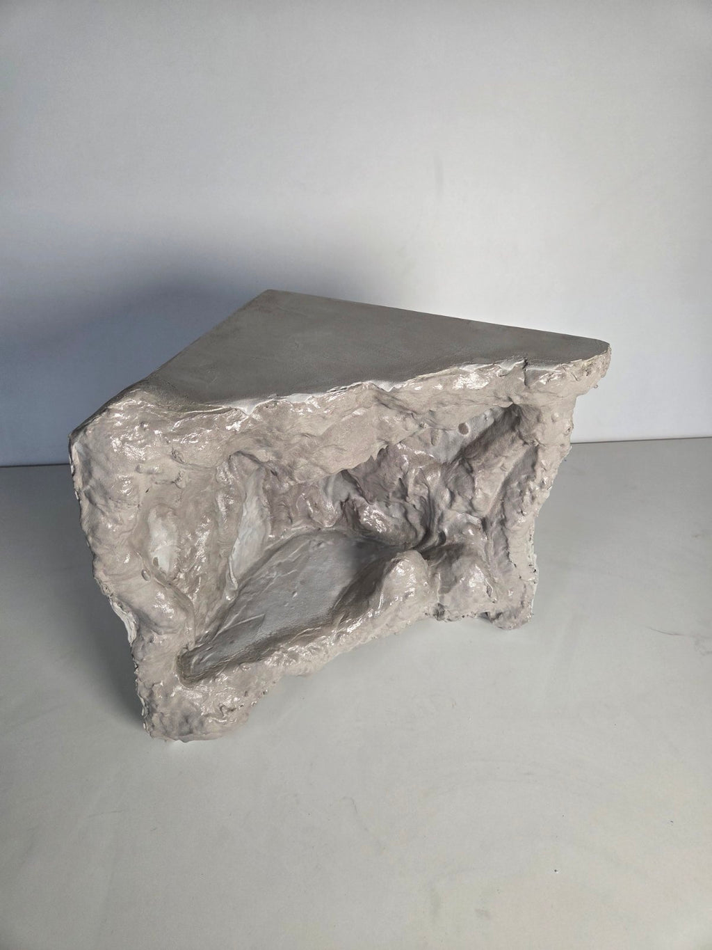 Thea Corner Side Table - Handcrafted Concrete with Sculptural, Cave-Inspired Design