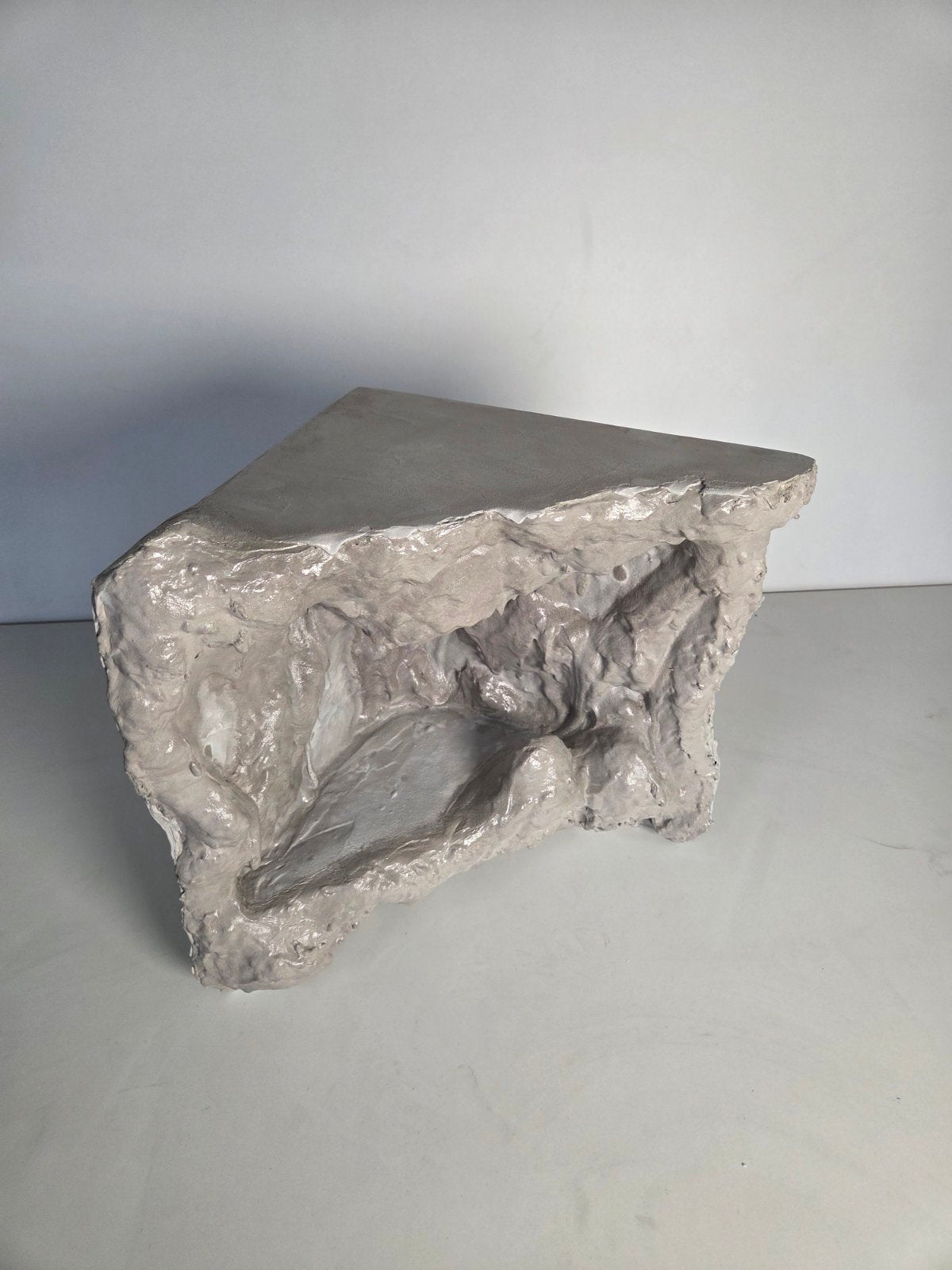 Thea Corner Side Table - Handcrafted Concrete with Sculptural, Cave-Inspired Design