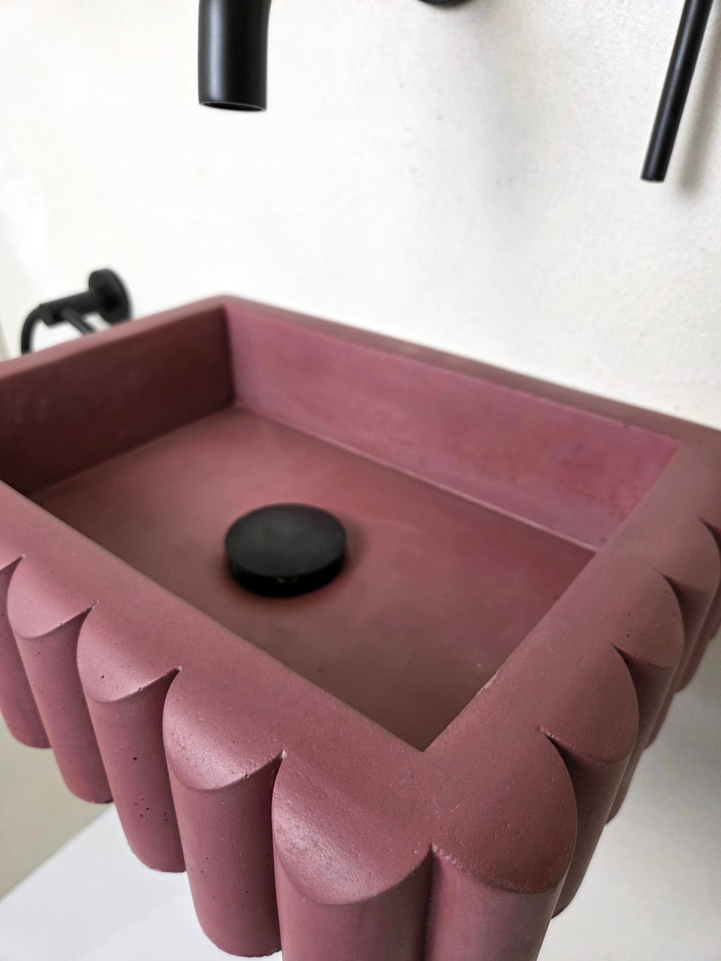 RIVA Concrete Basin with Scalloped Edge - Atelier Collection (39x27.5cm)