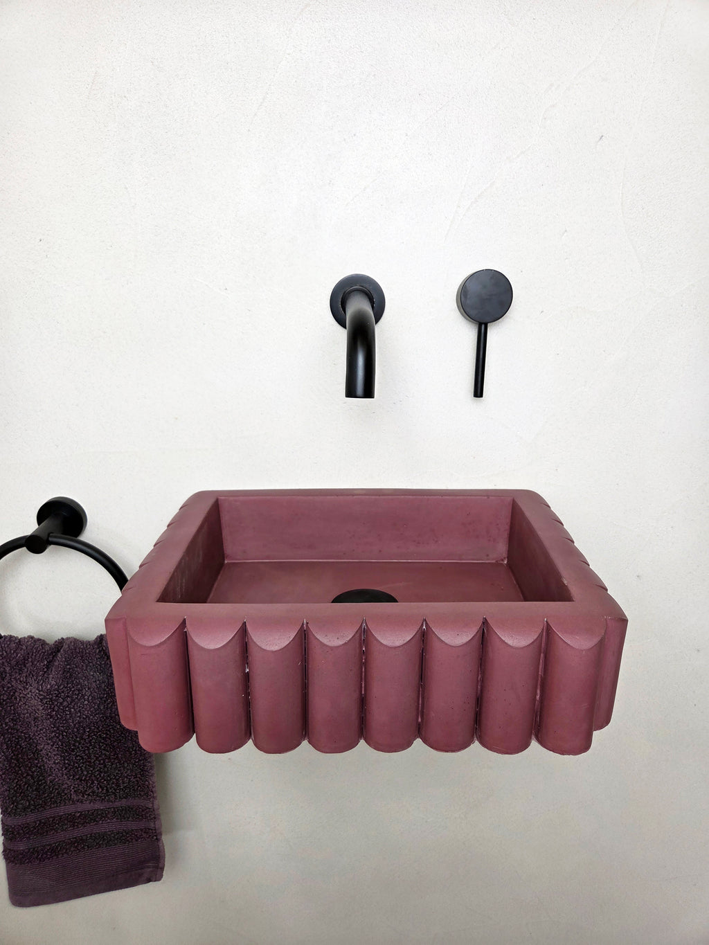 RIVA Concrete Basin with Scalloped Edge - Atelier Collection (39x27.5cm)