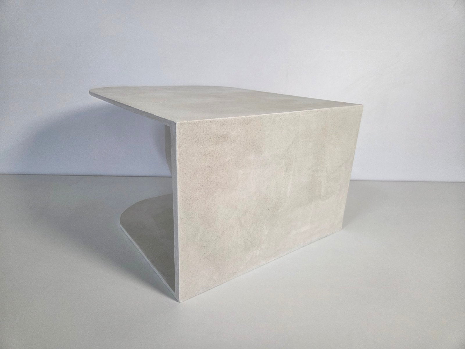 Sculptural Microcement Coffee Table - Modern Concrete Look - Studio Forma