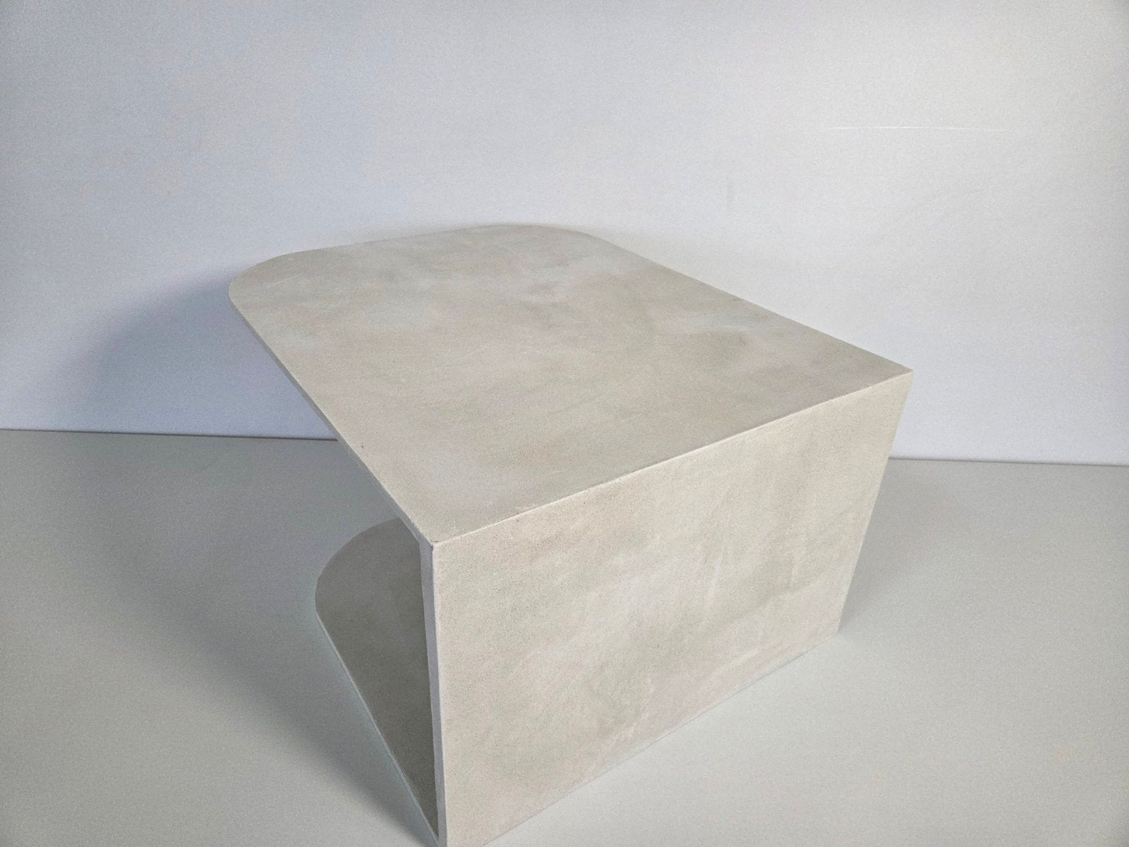 Sculptural Microcement Coffee Table - Modern Concrete Look - Studio Forma